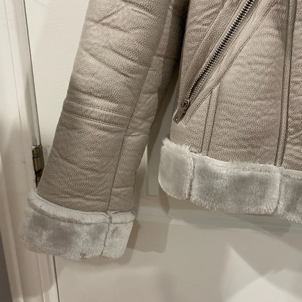 Jacket - Picture 2 of 5